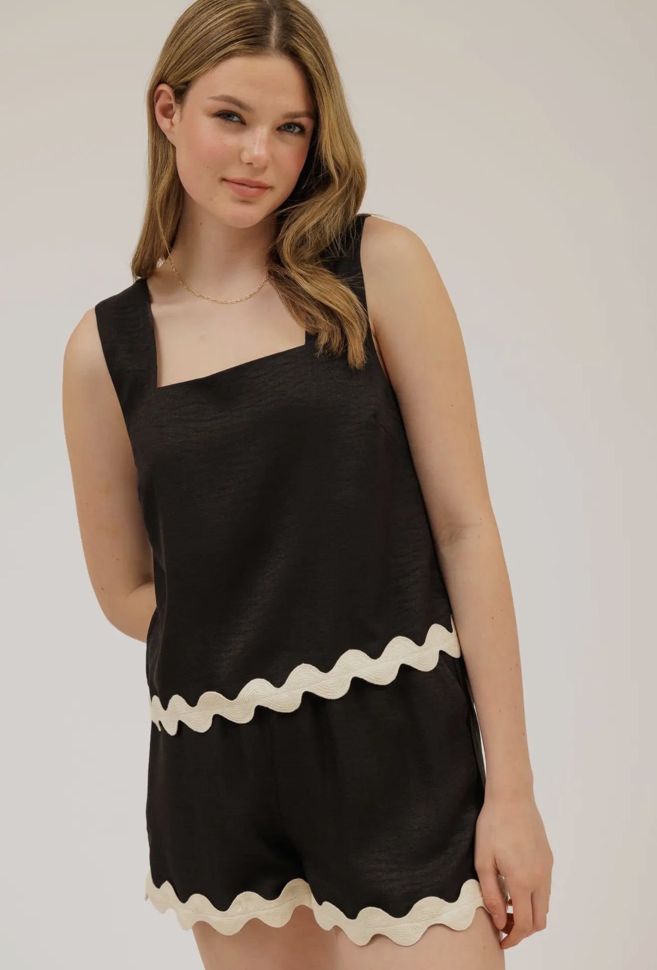 Selena Wavy Top