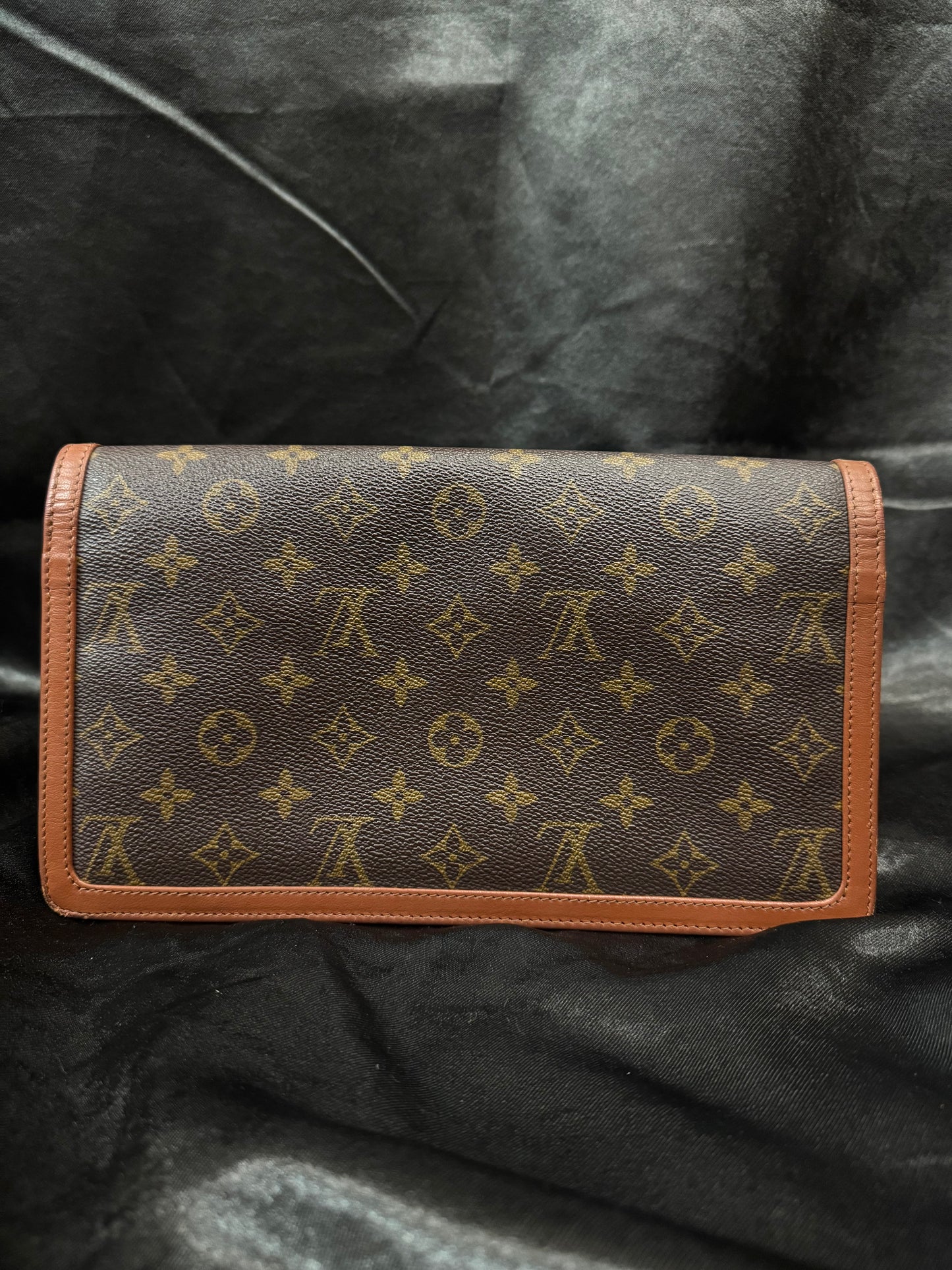 Louis Vuitton Dame GM - Clutch or Shoulder Bag