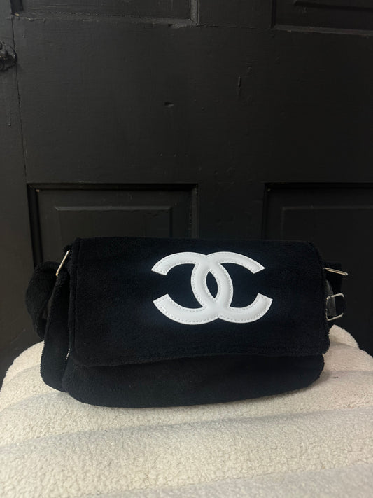 CHANEL Shoulder/Crossbody Bag